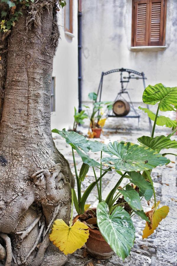 B&B Garibaldi Alcamo Luaran gambar