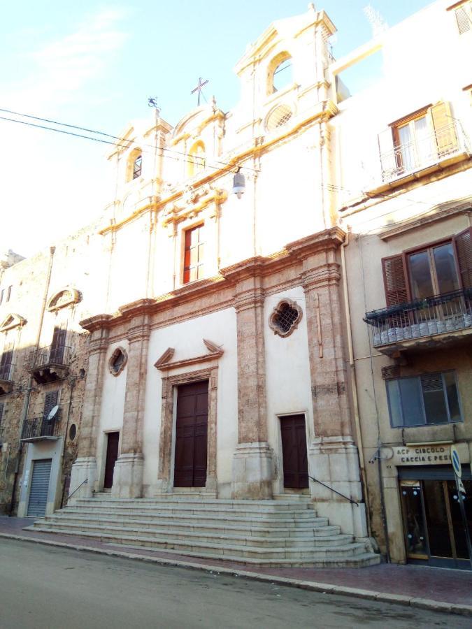 B&B Garibaldi Alcamo Luaran gambar