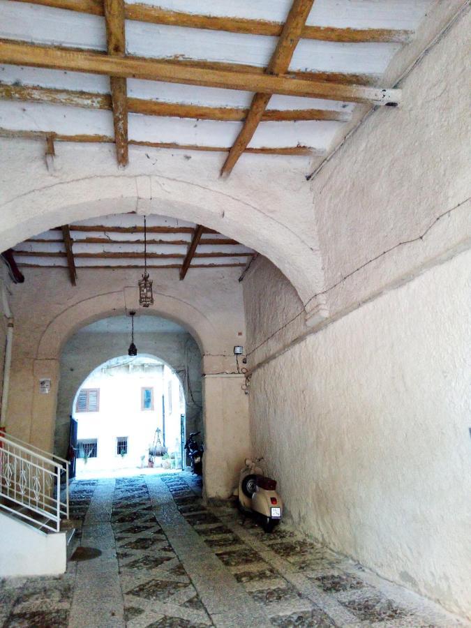 B&B Garibaldi Alcamo Luaran gambar