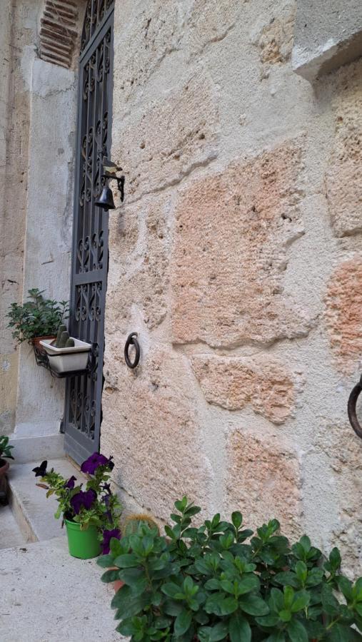 B&B Garibaldi Alcamo Luaran gambar
