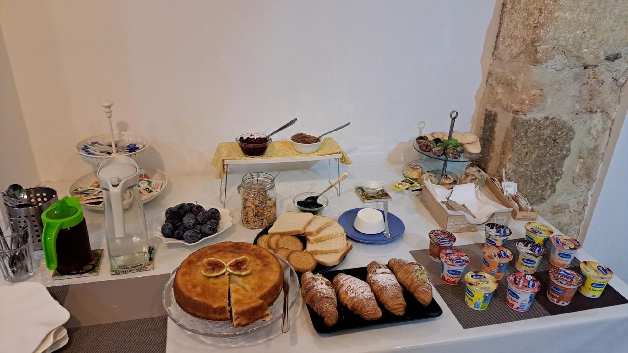 B&B Garibaldi Alcamo Luaran gambar
