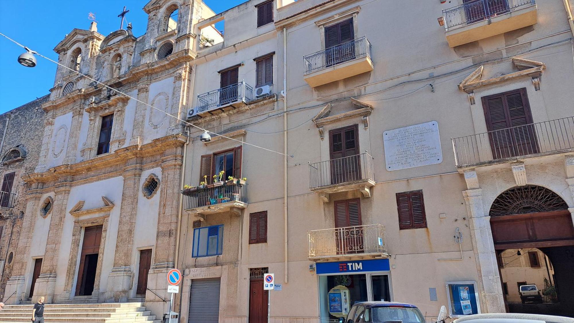 B&B Garibaldi Alcamo Luaran gambar